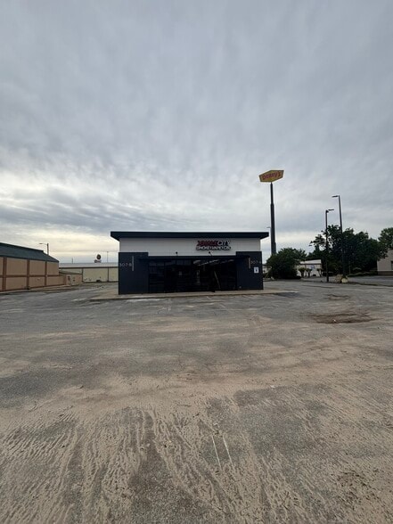 More Photos Of 251 Highway 49 N, Byron Restaurant For Lease