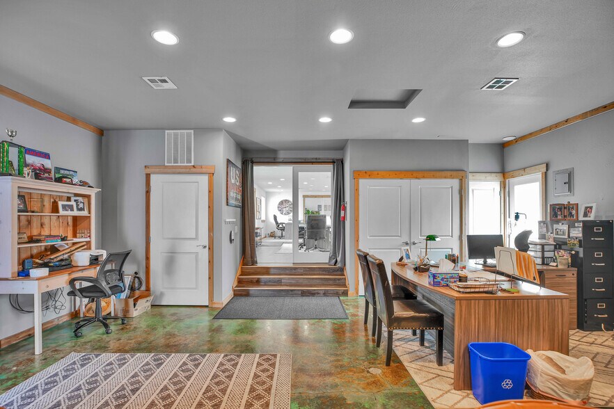 More Photos Of 406 NE 184th St, Ridgefield Office Residential For Lease
