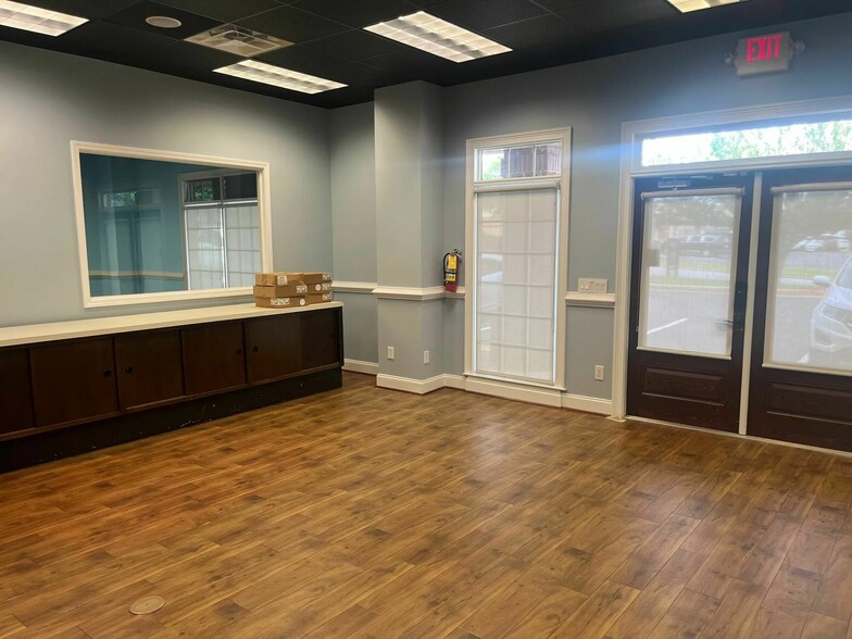 More Photos Of 7559 Kayne Blvd, Columbus Freestanding For Lease