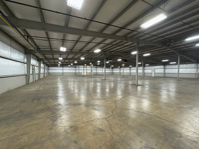 More Photos Of 140 Wilson Rd, Bentleyville Light Distribution For Lease