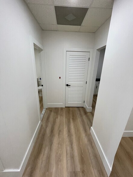 More Photos Of 200 Haddonfield Berlin, Gibbsboro Office For Sale