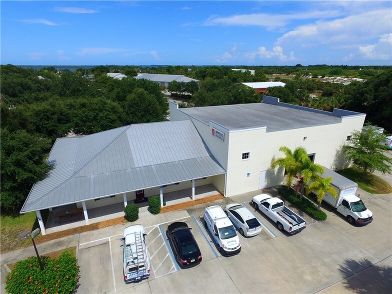 More Photos Of 181 Sebastian Blvd, Sebastian Light Manufacturing For Sale