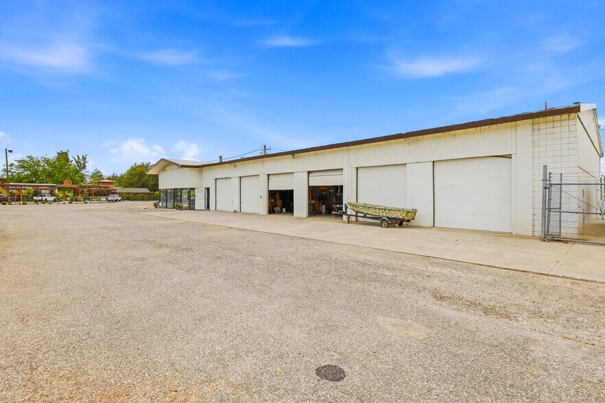 More Photos Of 2676 Van Giesen St, Richland Industrial For Sale