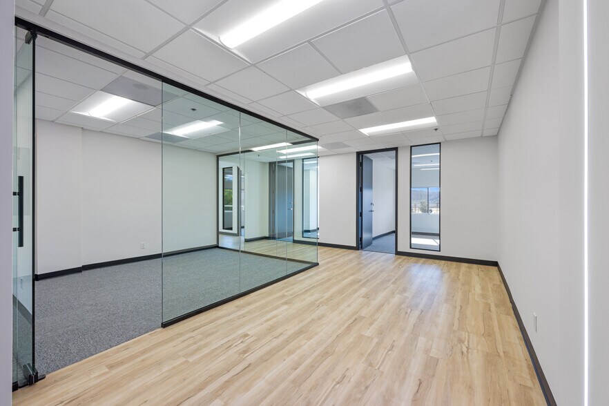 More Photos Of 990 Highland Dr, Solana Beach Coworking Space