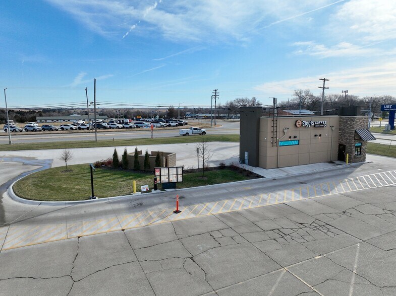 More Photos Of 1409 K St, Fairbury General Retail For Sale