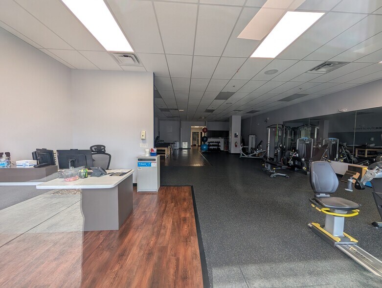 More Photos Of 4327-4329 W Andrew Johnson Hwy, Morristown General Retail For Lease