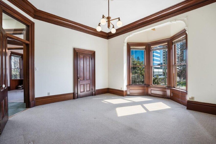 More Photos Of 653 11th St, Oakland Loft Creative Space For Sale