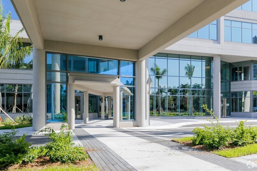Primary Photo Of 800 Waterford Way, Miami Office For Lease