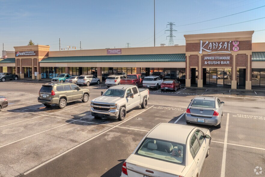 More Photos Of 1370 Veterans Pky, Clarksville Restaurant For Sale