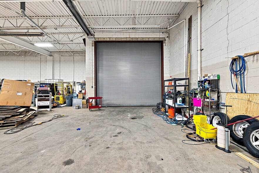More Photos Of 44468 Reynolds Dr, Clinton Township Manufacturing For Sale
