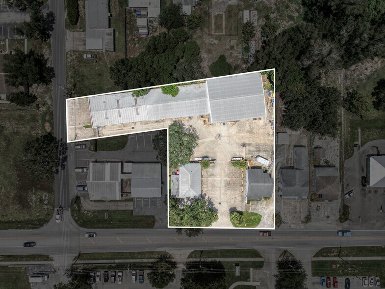 More Photos Of 2914 Kenilworth Blvd, Sebring Industrial For Sale