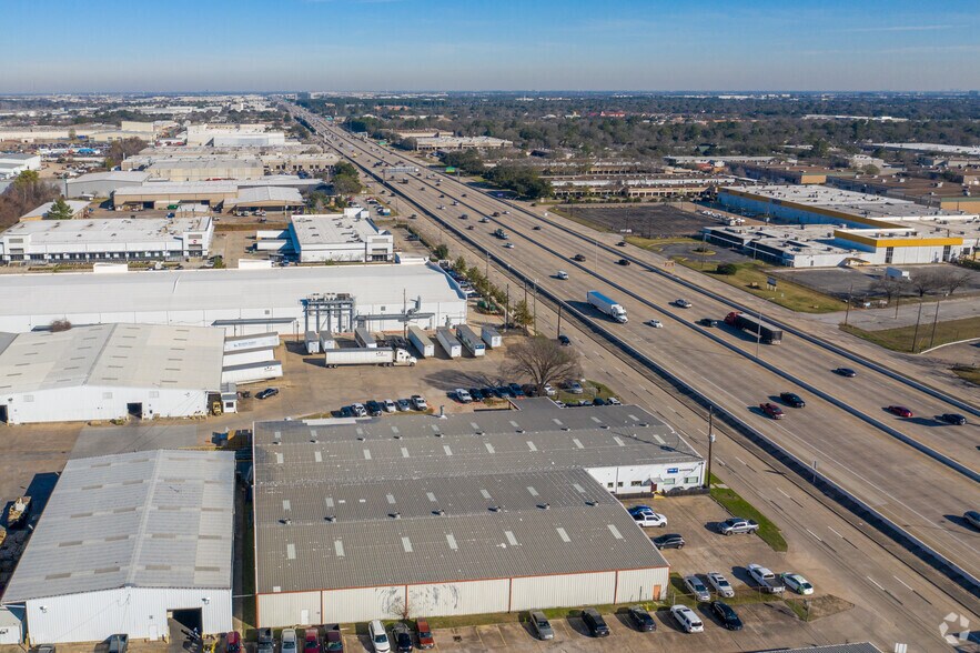 More Photos Of 1455 W Sam Houston Pky N, Houston Industrial For Sale