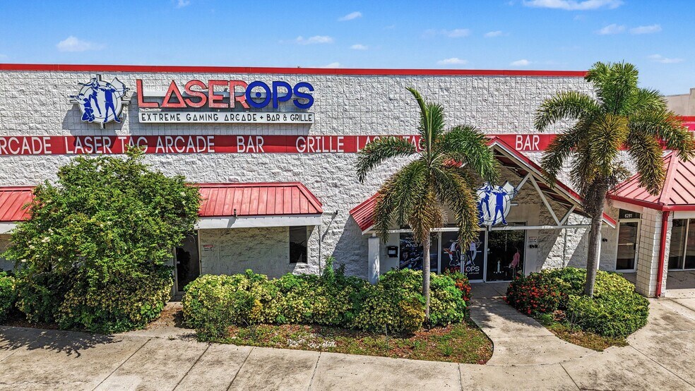 More Photos Of 6295 Waters Ave, Tampa Unknown For Lease