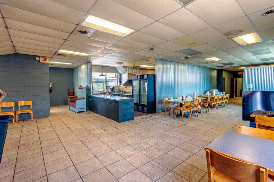 More Photos Of 15908 Main St, Town Creek General Retail For Sale