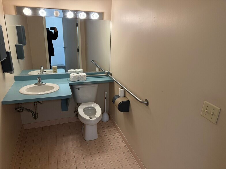 More Photos Of 2 Chelsea Pl, Clifton Park Medical For Lease