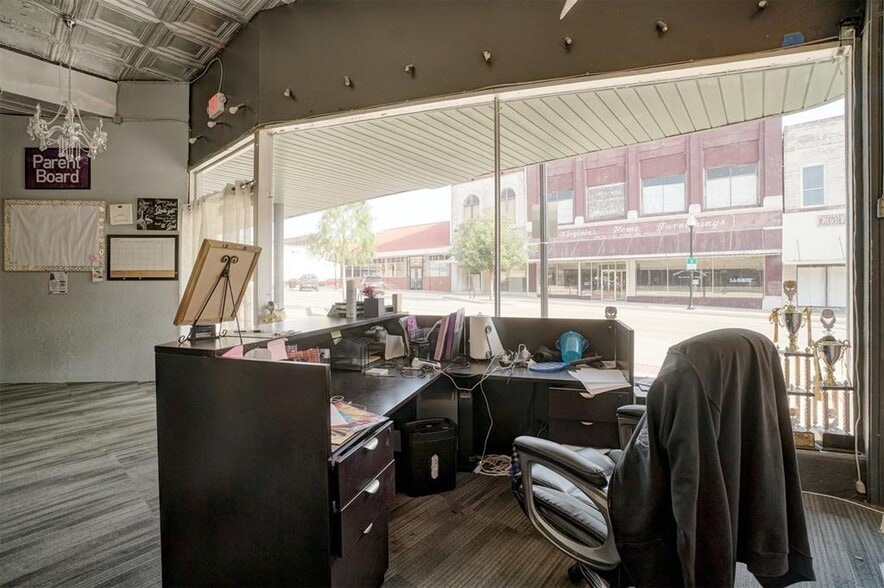 More Photos Of 211 E Main St, Shawnee Storefront For Sale