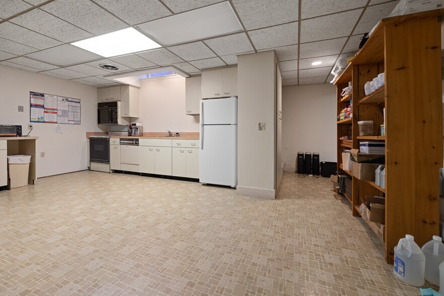 More Photos Of 68 Lyme Rd, Hanover Office Residential For Sale