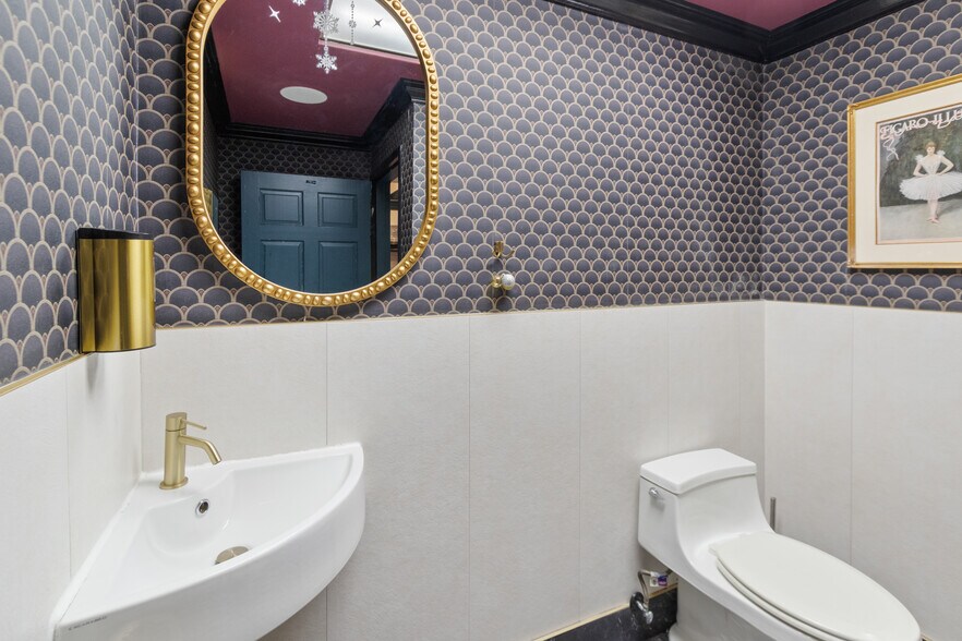 More Photos Of Undisclosed, Long Beach General Retail For Lease