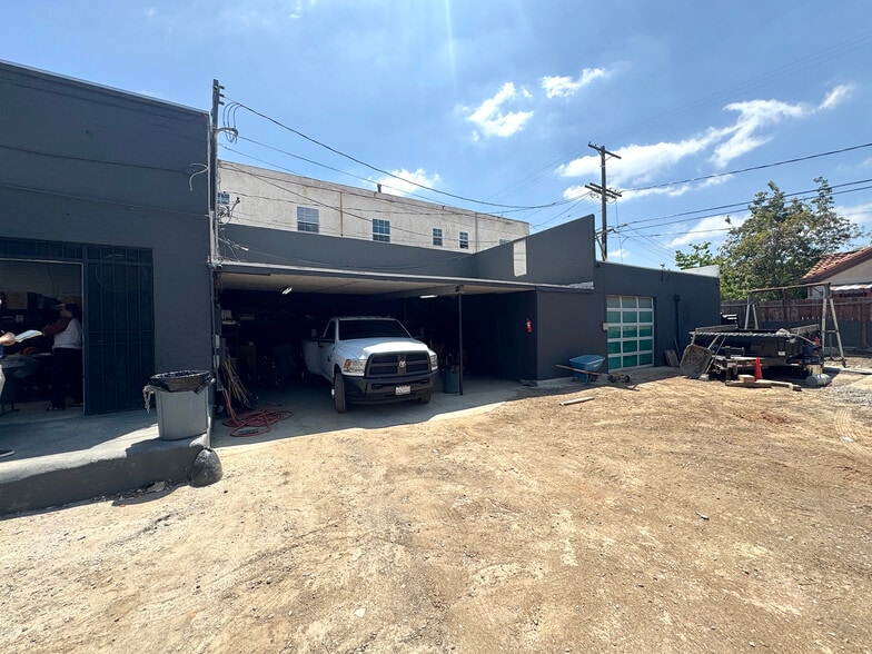 More Photos Of 5024-5030 W Washington Blvd, Los Angeles Storefront For Sale