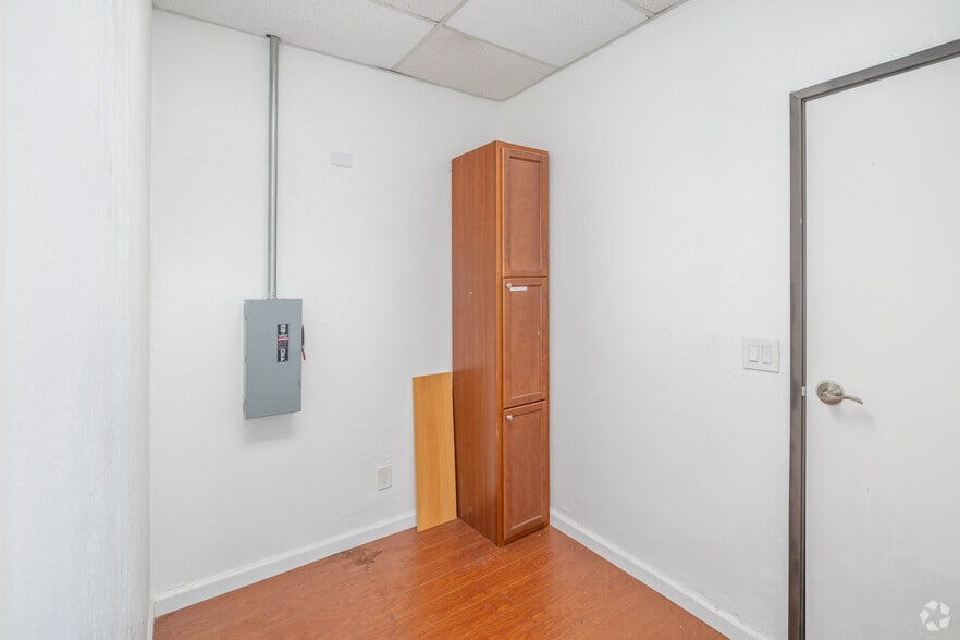 More Photos Of 701 Howe Ave, Sacramento Medical For Sale