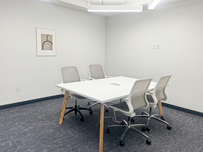 More Photos Of 5701 Truxtun Ave, Bakersfield Coworking Space