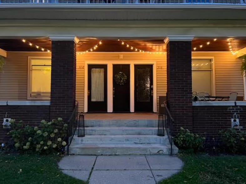 More Photos Of 314-316 N Sycamore St, Lansing Apartments For Sale