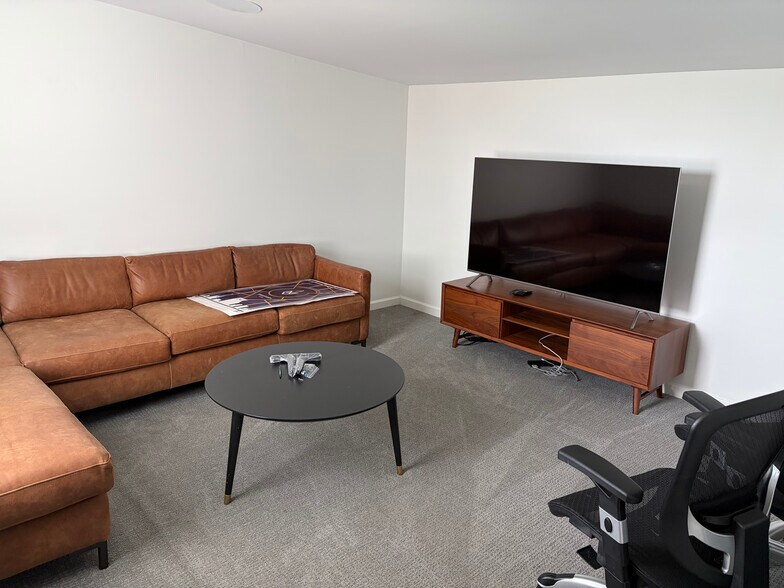 More Photos Of 2716 Westwood Dr, Nashville Office For Sale