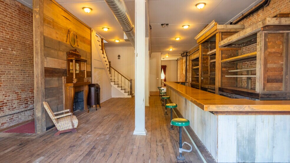 More Photos Of 20 Spring Rd, Molena Storefront For Sale