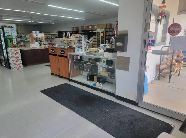More Photos Of O E Railroad St, Kendall Freestanding For Sale