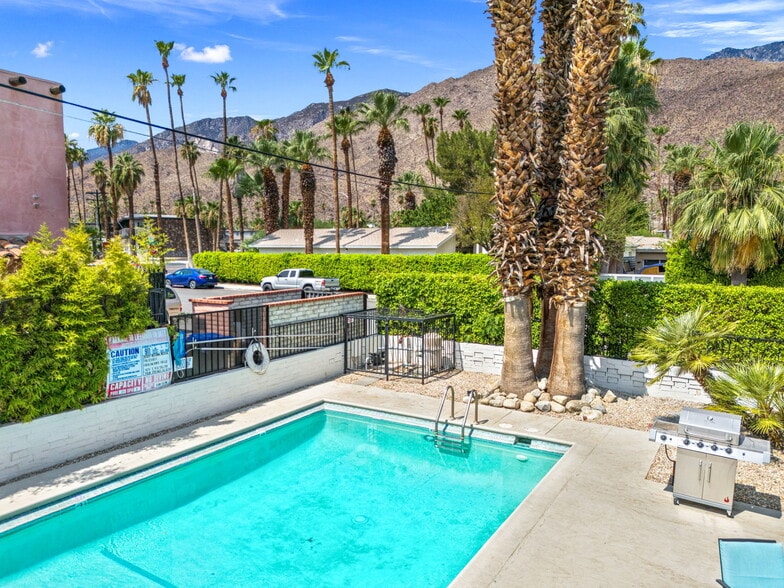More Photos Of 1674 S Via Salida, Palm Springs Apartments For Sale