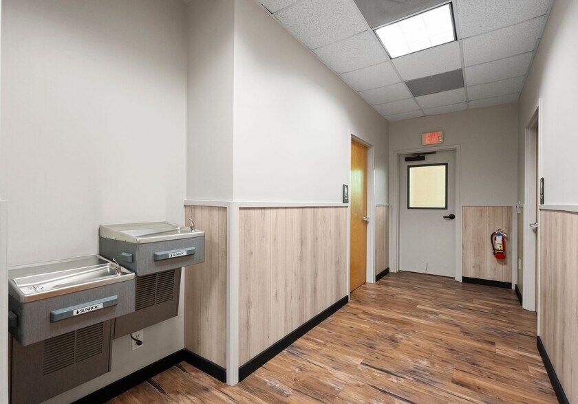 More Photos Of 17015 Kenton Dr, Cornelius Storefront Retail Office For Lease