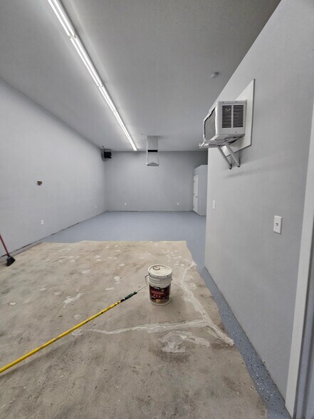 More Photos Of 3060 N Nellis Blvd, Las Vegas Service For Lease