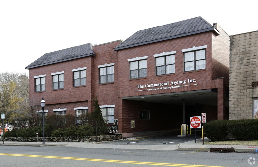 More Photos Of 139-141 Kinderkamack Rd, Park Ridge Storefront Retail Office For Lease