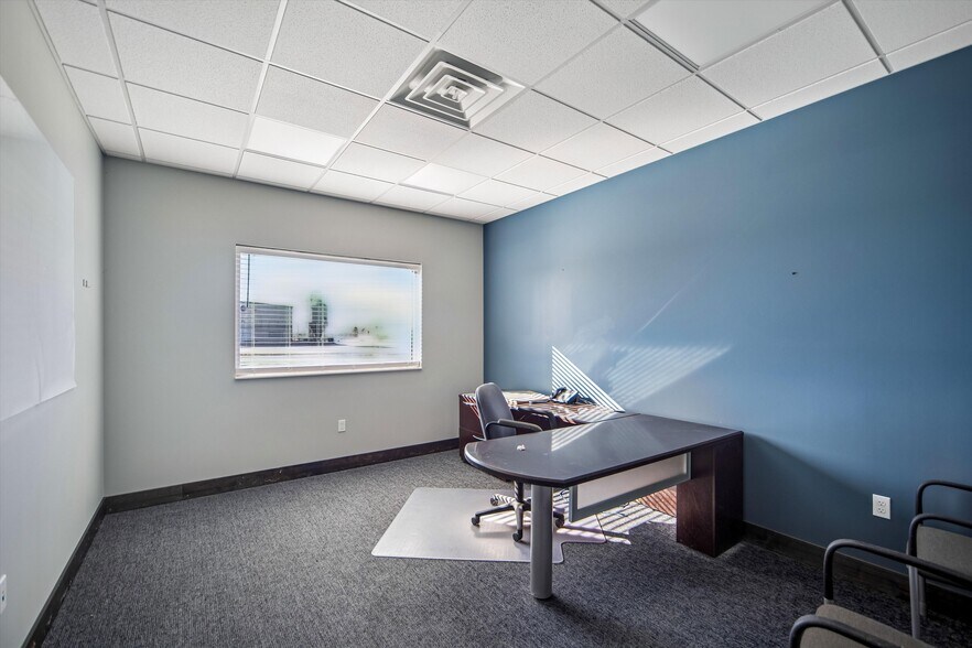 More Photos Of 1802 Industrial Park Dr, Ellsworth Industrial For Sale