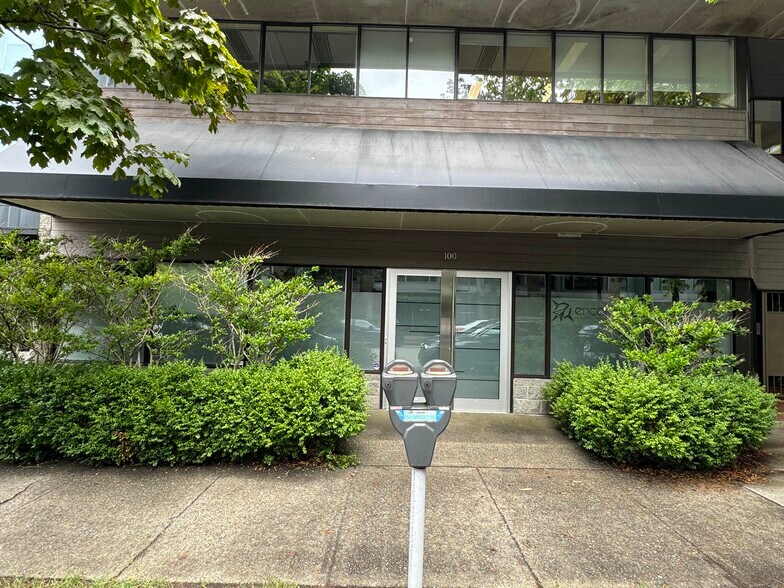 Primary Photo Of 1537 8th Av W, Vancouver Healthcare For Lease