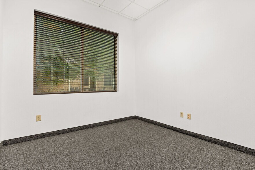 More Photos Of 8380 Warren Pky, Frisco Office For Sale