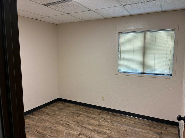 More Photos Of 2801 Parklawn Dr, Midwest City Medical For Lease