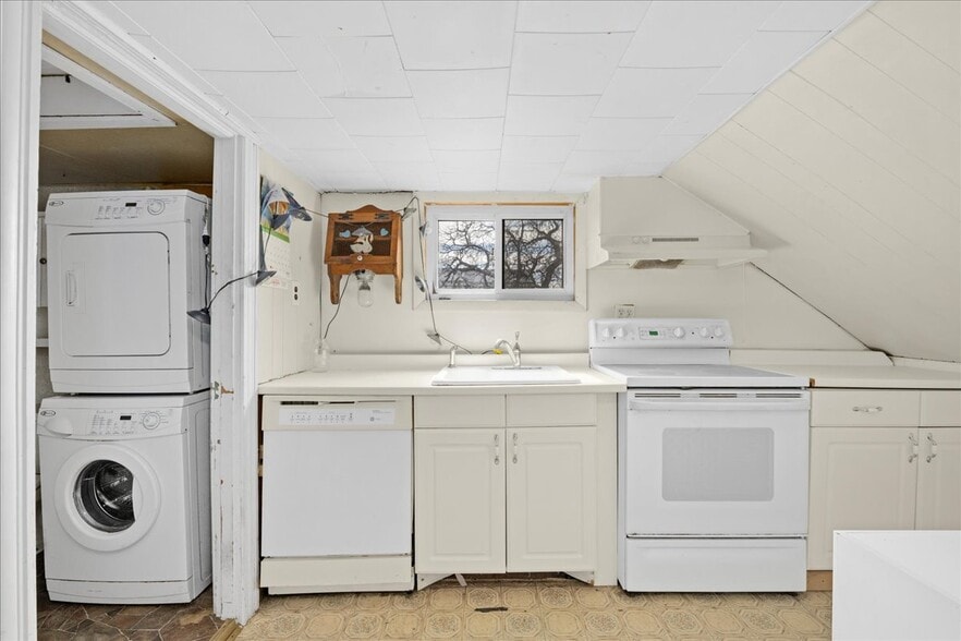 More Photos Of 73 Southgate St, Worcester General Retail For Sale