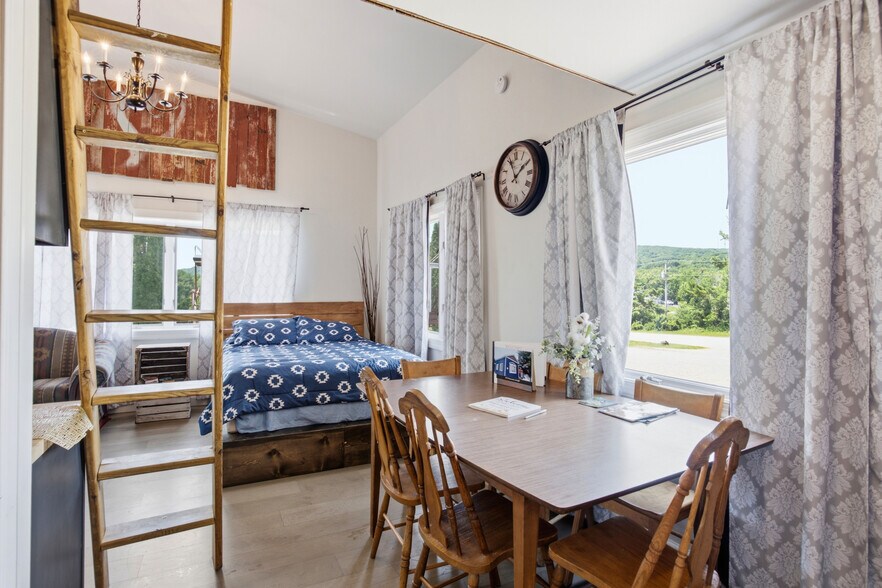 More Photos Of E13887 Highway DL, Merrimac Specialty For Sale