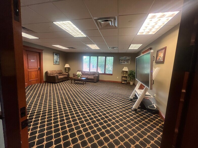 More Photos Of 8600 Transit Rd, East Amherst Medical For Lease