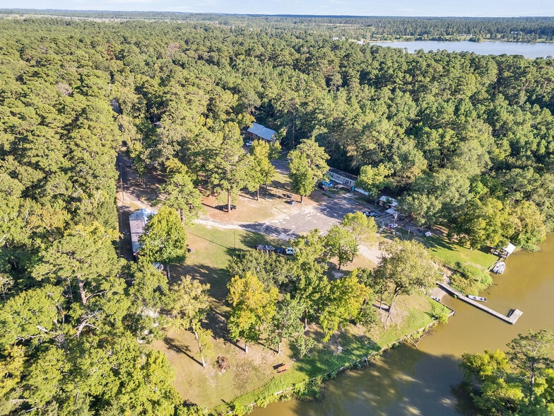 More Photos Of 280 Broken Arrow Marina, Livingston Hotel For Sale