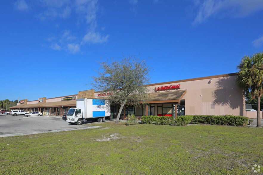 More Photos Of 4911-4935 Southern Blvd, West Palm Beach Storefront For Lease