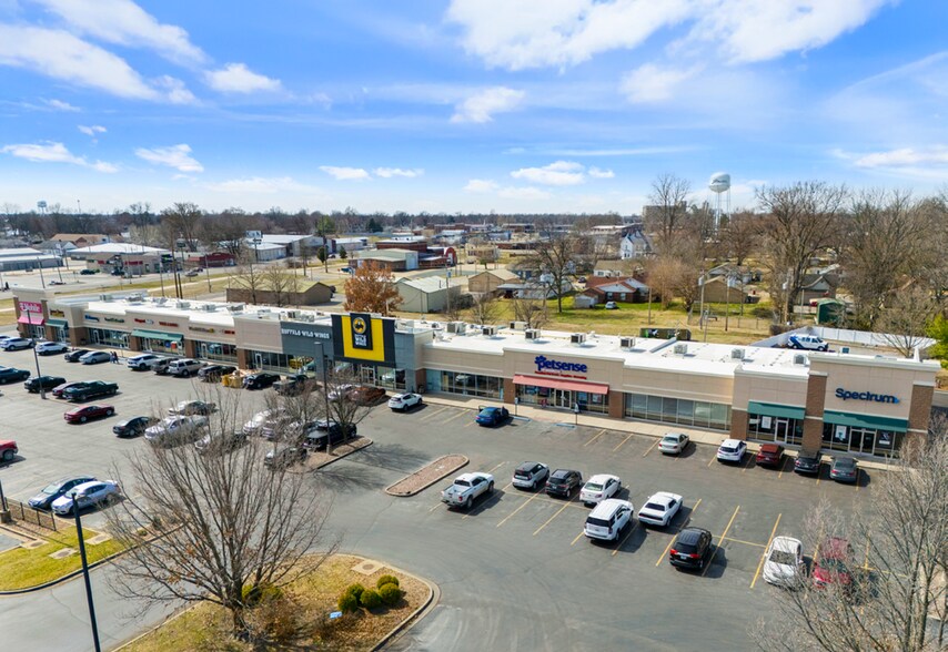 More Photos Of 211-249 N Main St, Sikeston Freestanding For Sale