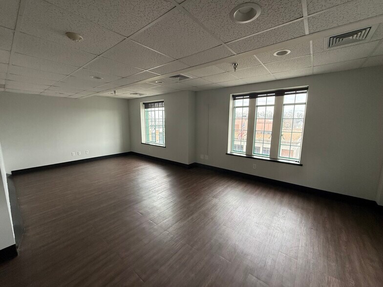 More Photos Of 338 Broadway St, Cape Girardeau Office For Lease