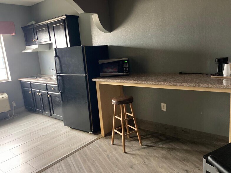 More Photos Of 9232 N Highway 146, Baytown Trailer Camper Park For Sale