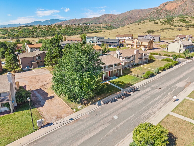 More Photos Of 2350 Split Rock Dr, Colorado Springs Apartments For Sale