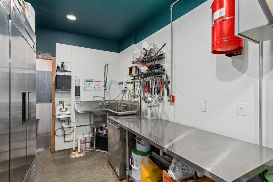 More Photos Of 120 Cumberland St, Greenup General Retail For Sale