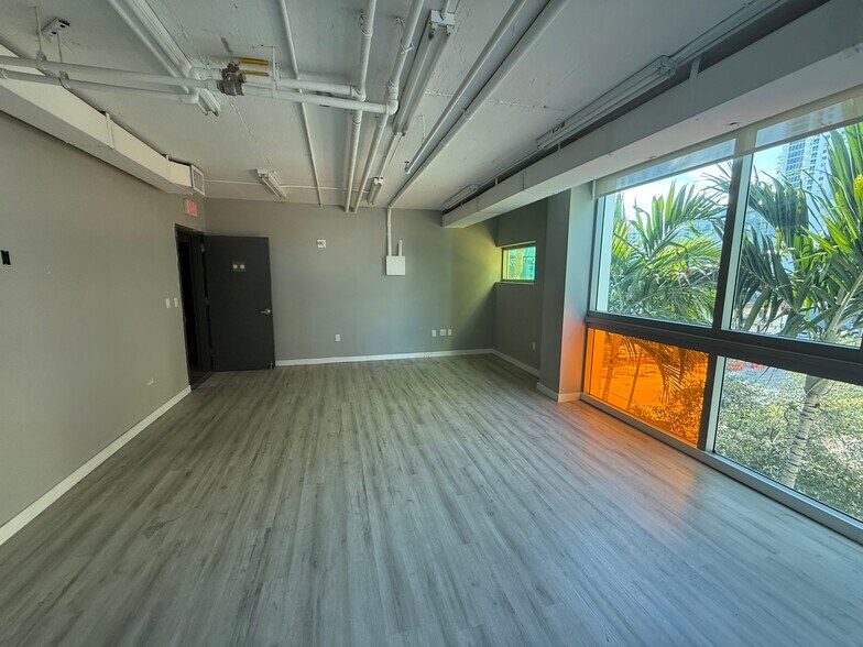 More Photos Of 333 NE 24th St, Miami Office Residential For Lease
