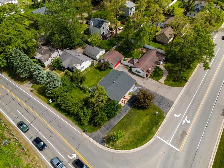 More Photos Of 7969 Richardson Rd, West Bloomfield Office Residential For Sale