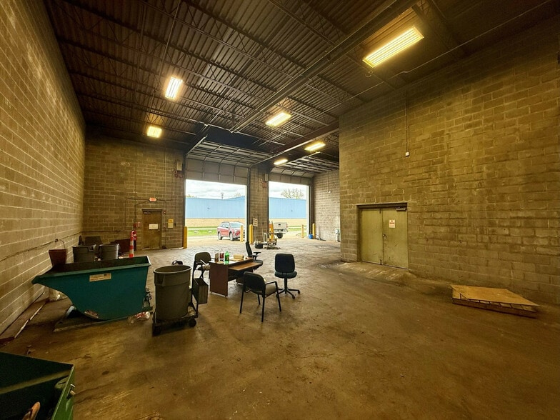 More Photos Of 21845 Drake Rd, Strongsville Manufacturing For Sale